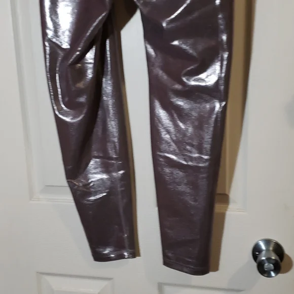 Old Navy Extra High Rise Powersoft Leggings - Picture 6 of 12